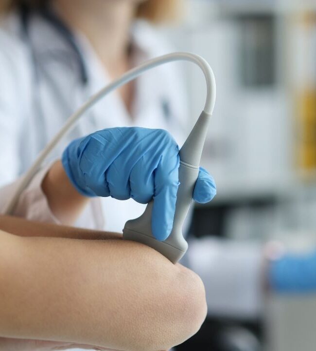 USG ortopedyczne w CareLife – kiedy warto je zrobić i jak się przygotować?