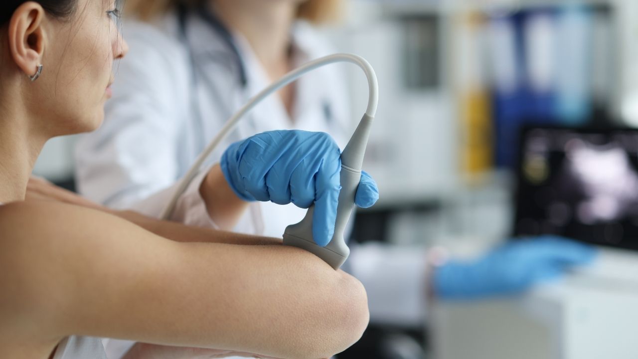 USG ortopedyczne w CareLife – kiedy warto je zrobić i jak się przygotować?